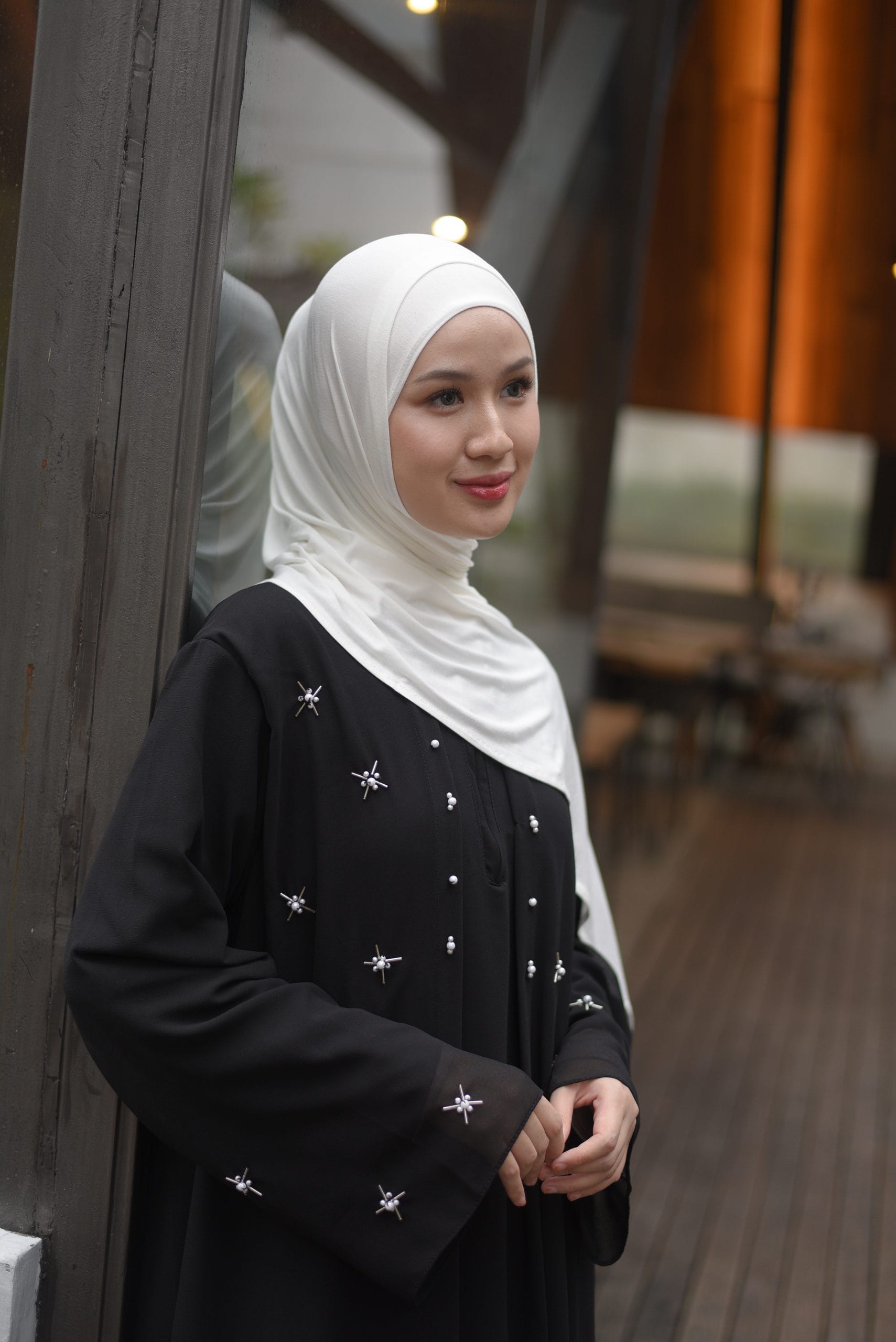 Zahra Luna Abaya